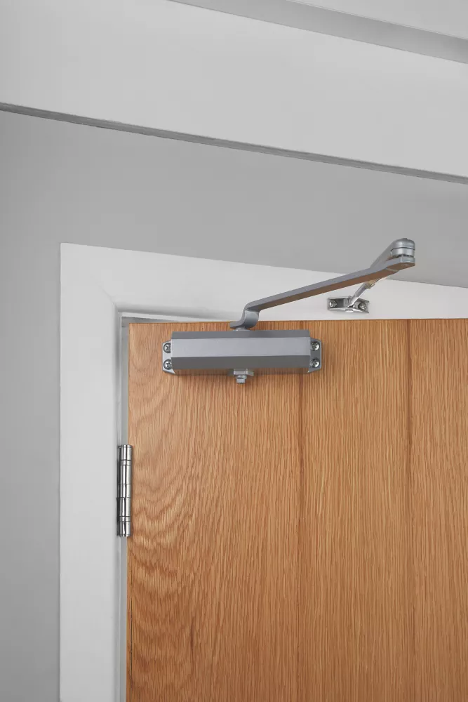BRITON 121CE Compact Door Closer Size 3 SES CE Marked EN1154 & 1634 2 Hour Fire Rating - Image 2